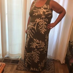Long tropical olive dress